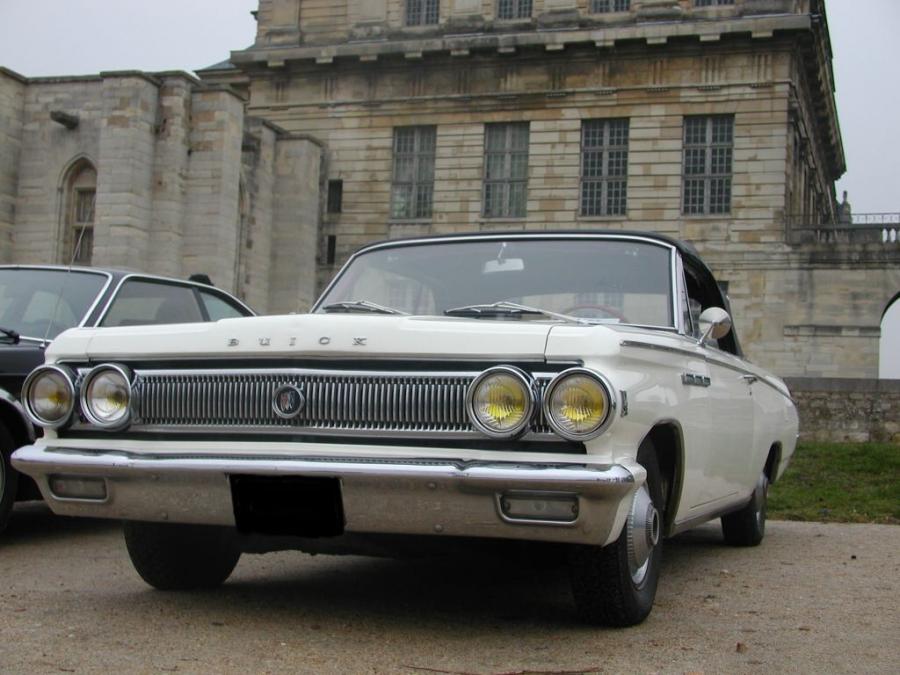  Buick Skylark Convertible 1963 года  (фото 1 из 6)